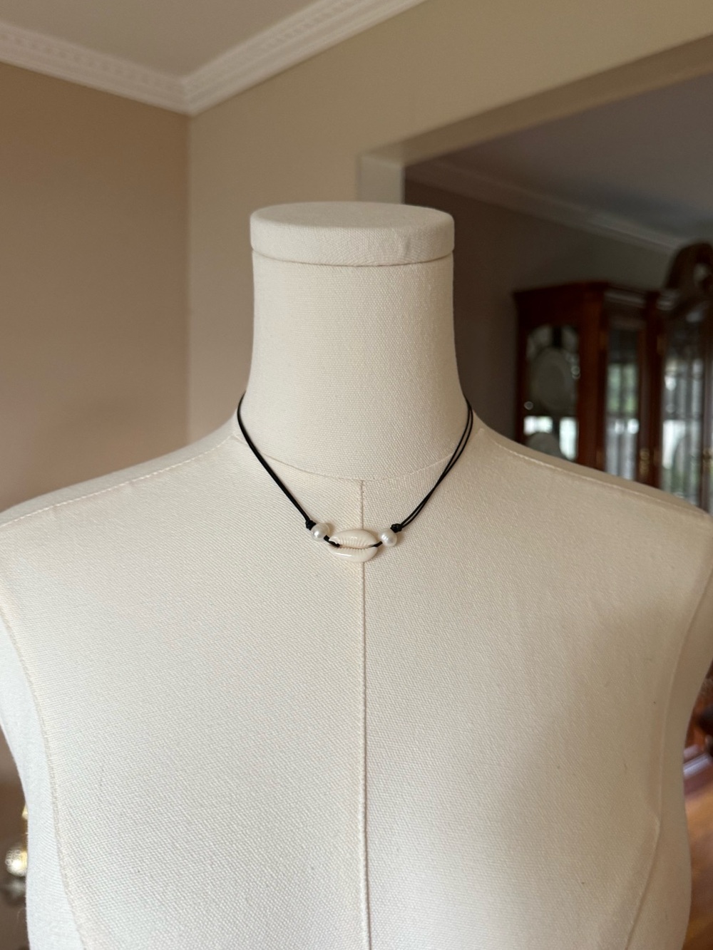 Vintage Y2K Black Cord choker with White Shell Accent